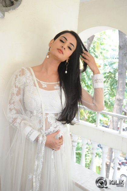 Sonal-Chauhan-at-Legend-Movie-Press-Meet